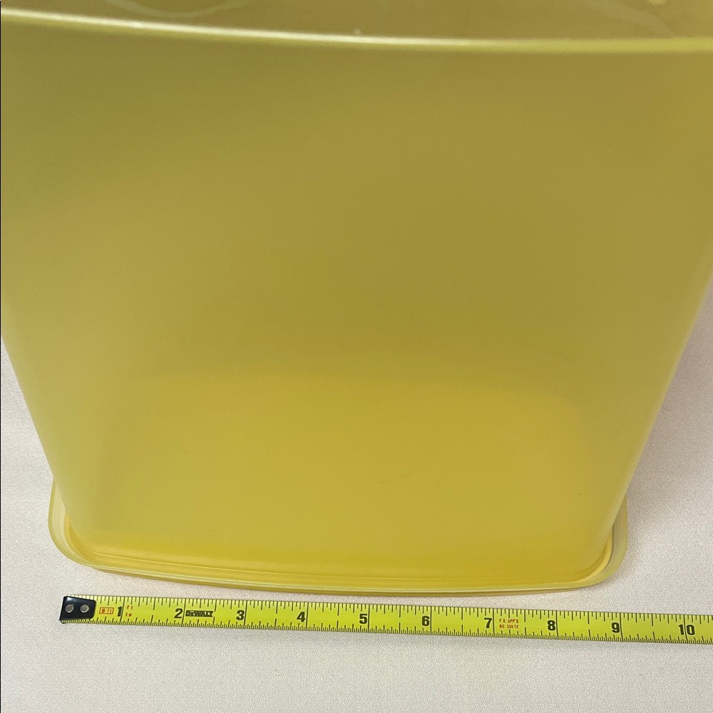 Tupperware Large Cereal Storage Container - Picture 9 of 16